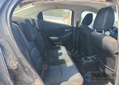 2018 Toyota Yaris Ia z USA, uszkodzony, nr VIN 3MYDLBYV8JY303847